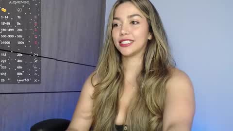 Snapshot of emma_aaa chatting on December 6, 9:49 am Rocio online show from December 6, 9:49 am