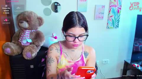 emma_boo_ online show from May 20, 3:07 pm