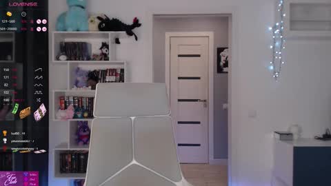 Emma online show from September 19, 9:07 pm