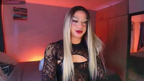 Snapshot of emma_demonn chatting on September 16, 11:12 am Mistress Emma Demon online show from September 16, 11:12 am