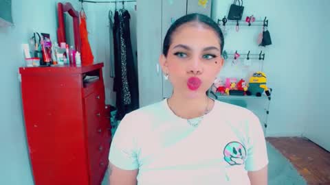 emma online show from October 19, 12:48 am