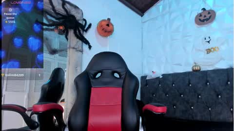 Snapshot of emma_dl2 chatting on October 13, 5:37 pm emma_dl2 online show from October 13, 5:37 pm