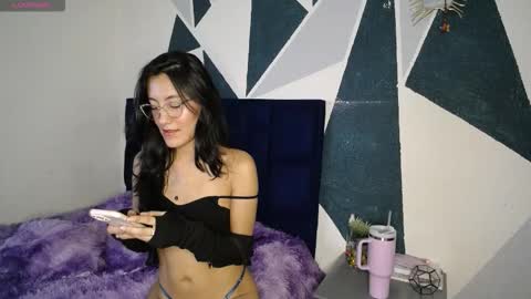 Emma Glow online show from February 10, 4:04 am