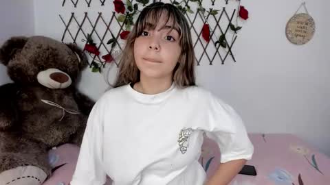 emma_grayss online show from September 9, 4:34 am