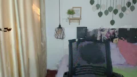 Tell me Emma online show from April 4, 1:40 pm