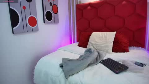 Emma 3 online show from April 16, 12:49 pm