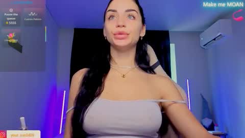 Snapshot of emma_jordan chatting on October 5, 8:12 am Emma online show from October 5, 8:12 am