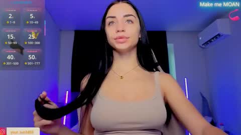 Snapshot of emma_jordan chatting on October 10, 9:37 am Emma online show from October 10, 9:37 am