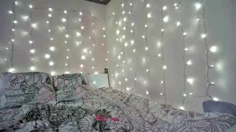 emma_just online show from January 9, 8:09 am