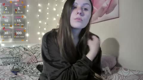 emma_just online show from November 21, 8:34 am