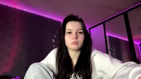 Veya online show from March 10, 7:12 am