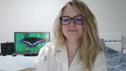 emma_misty_ online show from February 23, 5:37 pm