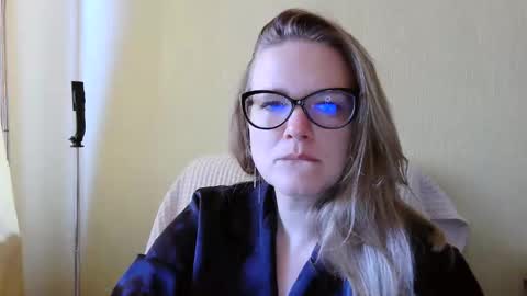 emma_misty_ online show from October 1, 7:29 am