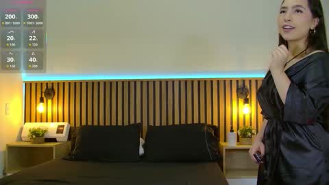  Emma morales  online show from October 17, 11:47 am