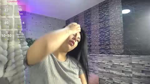 emma_petit07 online show from January 6, 8:46 pm