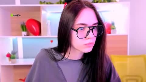 emma_swee online show from February 20, 6:13 am