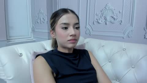 Snapshot of emma_torres18 chatting on December 11, 9:01 pm EMMA online show from December 11, 9:01 pm