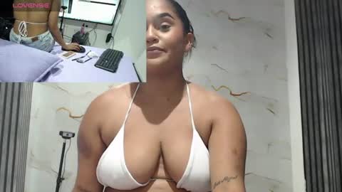 emma_trons_ online show from August 4, 1:34 am