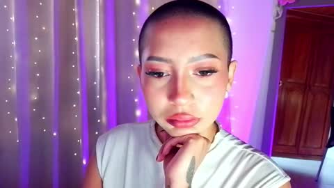 Emma web online show from January 31, 7:11 pm