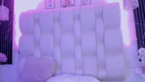 emmaa00_ online show from March 11, 5:05 pm