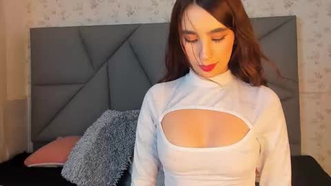 Emma online show from November 20, 10:29 pm