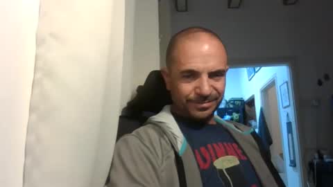 Ariel online show from October 18, 4:11 pm