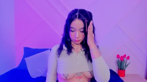 Snapshot of emmajohanson chatting on October 13, 3:41 am emmajohanson online show from October 13, 3:41 am