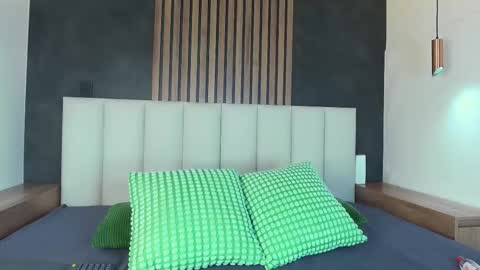 E M M A   online show from February 25, 4:49 am