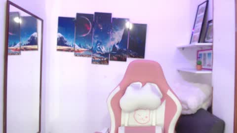 Snapshot of emmamyers_ chatting on January 14, 12:54 am Emma  online show from January 14, 12:54 am