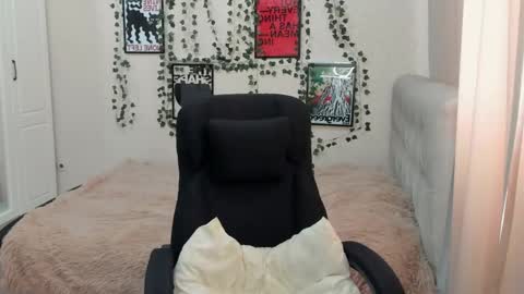 Emma online show from May 7, 1:18 pm