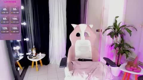 Emma Russell online show from November 16, 12:23 am