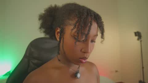 Sara online show from February 1, 1:08 pm