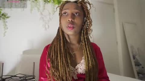 Sara online show from December 4, 11:32 am