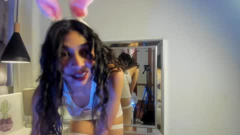 Emma online show from November 22, 2:32 am