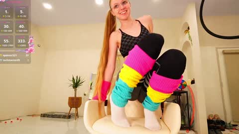 Emma Sky online show from February 17, 1:37 am