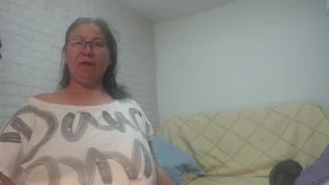 emmasquirt69 online show from October 20, 5:34 am