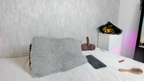 emmazc_ online show from May 13, 8:51 pm