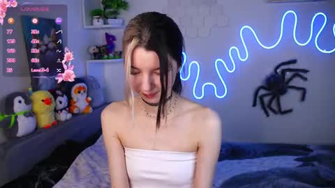 emmie_everly online show from May 2, 7:41 pm