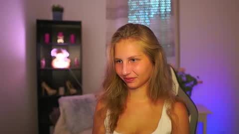 Emmie online show from October 9, 1:16 pm