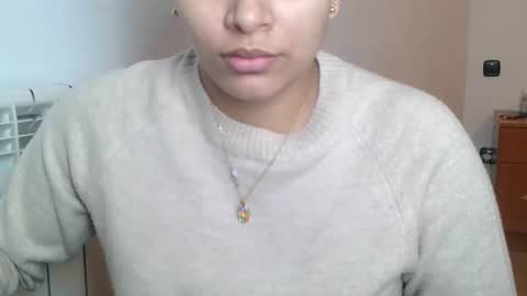 Snapshot of emmie_xxx chatting on October 17, 8:18 am emmie online show from October 17, 8:18 am