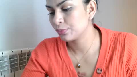 Snapshot of emmie_xxx chatting on January 28, 11:28 am emmie online show from January 28, 11:28 am