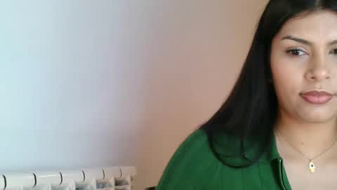 Snapshot of emmie_xxx chatting on February 17, 11:34 am emmie online show from February 17, 11:34 am