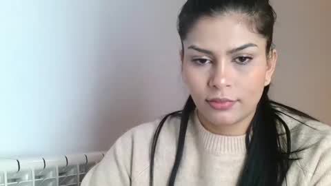 Snapshot of emmie_xxx chatting on February 20, 8:28 am emmie online show from February 20, 8:28 am