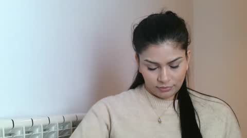 Snapshot of emmie_xxx chatting on February 20, 11:31 am emmie online show from February 20, 11:31 am