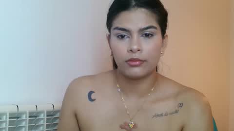 Snapshot of emmie_xxx chatting on October 10, 8:09 am emmie online show from October 10, 8:09 am