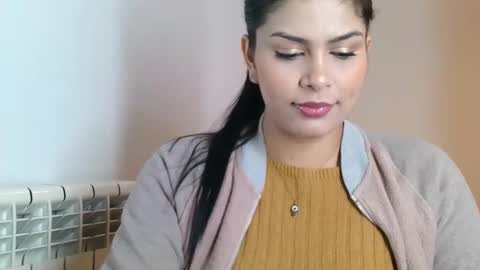 Snapshot of emmie_xxx chatting on February 19, 8:55 am emmie online show from February 19, 8:55 am