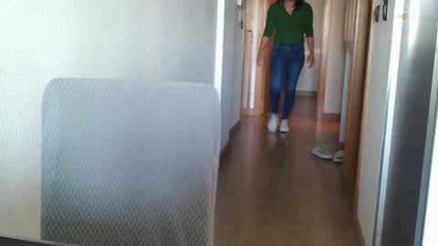 Snapshot of emmie_xxx chatting on October 15, 7:53 am emmie online show from October 15, 7:53 am
