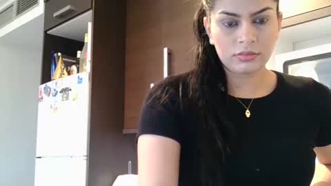 Snapshot of emmie_xxx chatting on February 21, 8:40 am emmie online show from February 21, 8:40 am