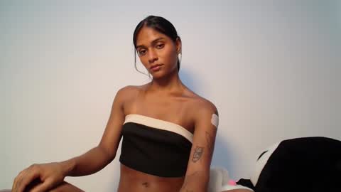 Snapshot of emmily_forever chatting on February 5, 11:28 pm emmily online show from February 5, 11:28 pm