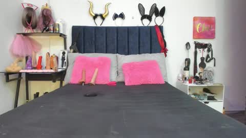          online show from February 18, 12:27 pm